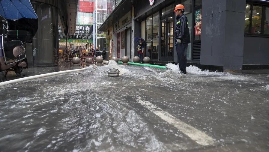 最新上海暴雨，城市如何应对挑战与反思